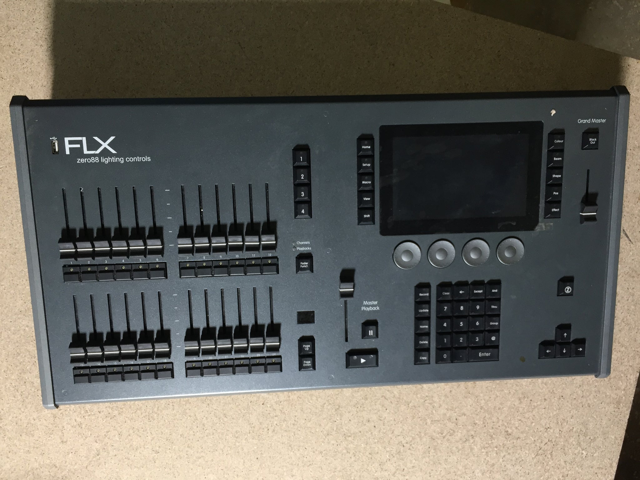 Zero 88 FLX 4096 8 Universe DMX Lighting Console (9483) – Studio AMG